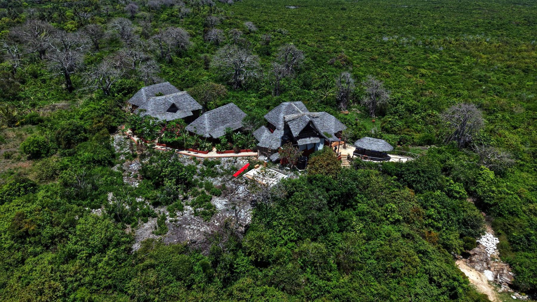 Le lodge vu du ciel, perché dans la brousse au-dessus de Mtende